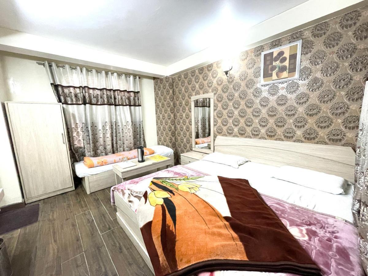 Hotel Prince ! Nainital Mall Road-Prime-Location In-Front-Of-Naini-Lake Hygiene-And-Spacious-Room Exteriör bild