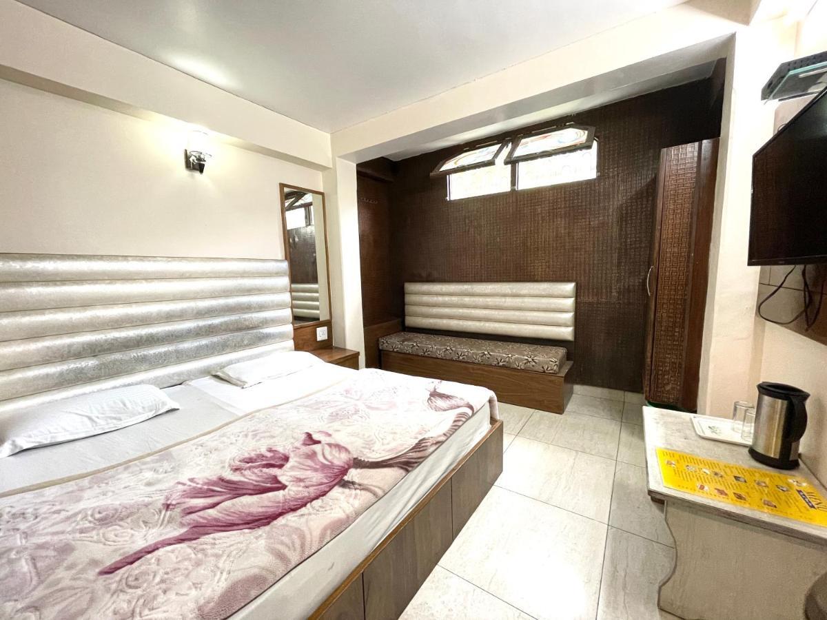 Hotel Prince ! Nainital Mall Road-Prime-Location In-Front-Of-Naini-Lake Hygiene-And-Spacious-Room Exteriör bild