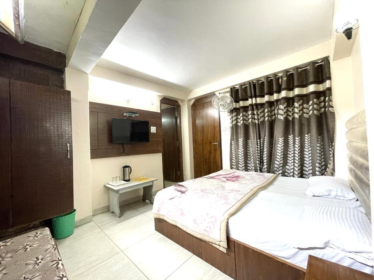 Hotel Prince ! Nainital Mall Road-Prime-Location In-Front-Of-Naini-Lake Hygiene-And-Spacious-Room Exteriör bild