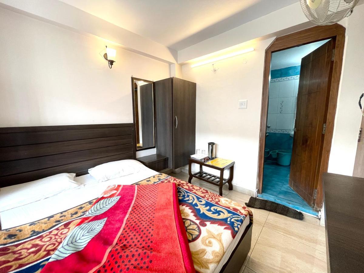 Hotel Prince ! Nainital Mall Road-Prime-Location In-Front-Of-Naini-Lake Hygiene-And-Spacious-Room Exteriör bild